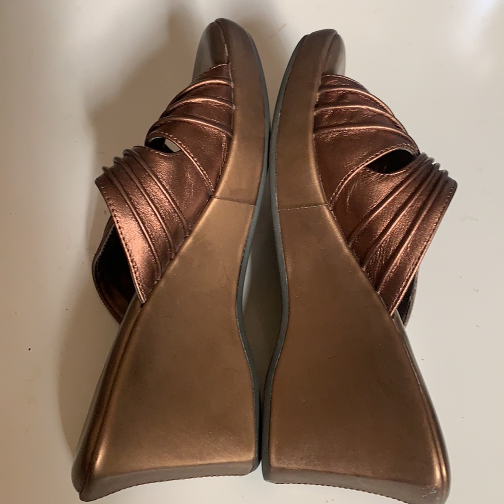 BASS COPPER LEATHER SANDALS WEDGES SLIP ON 5M OPEN TOE SHOES